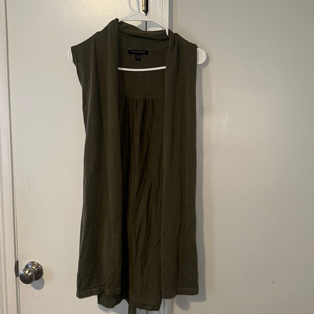 Banana Republic Sleeveless Cardigan